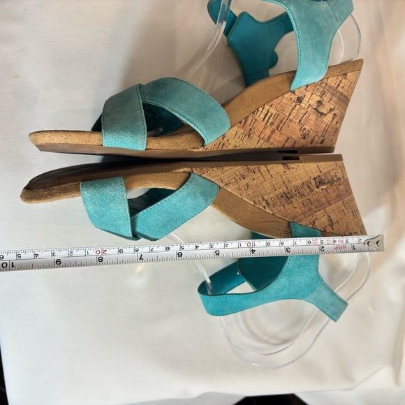 VIONIC Sz 10 Teal Wedge Strappy Sandals Buckle Closure Suede Orthotic Footbed - Picture 6 of 15